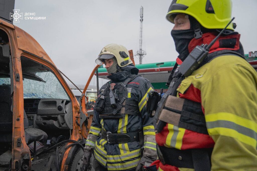 Рятувальники ліквідували наслідки атаки по Сумах